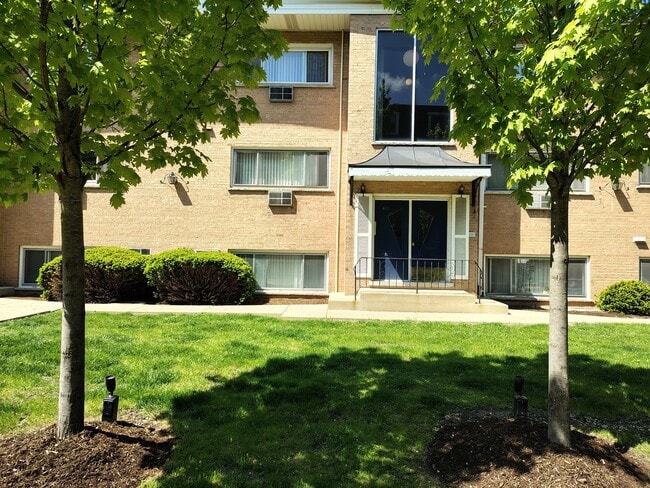 Photo - 405 Wesley Ave House
