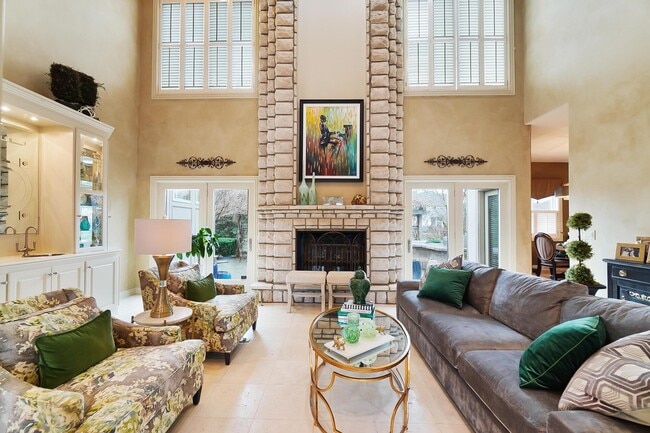 Photo - 6655 Traquair Pl