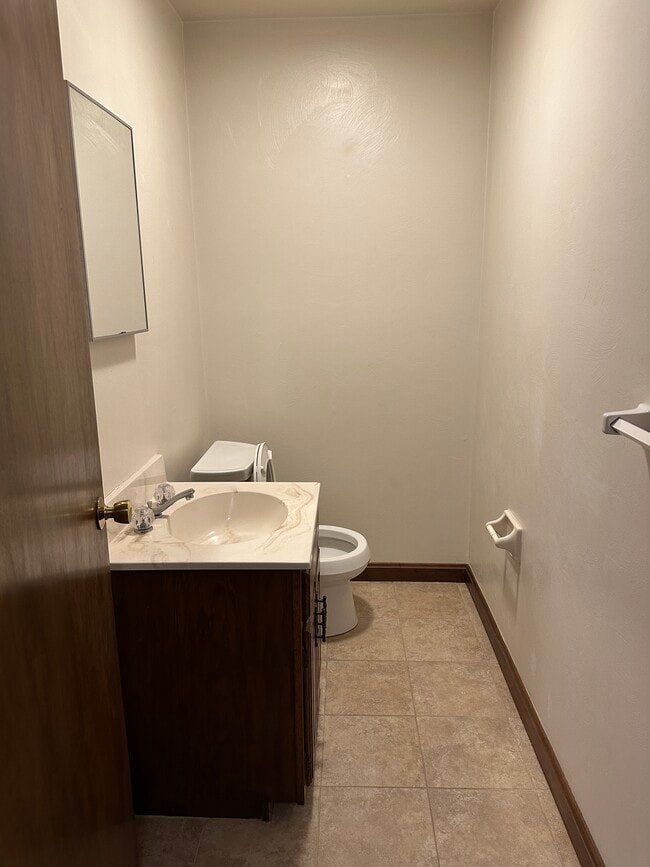 Photo - 3169 W 40th St