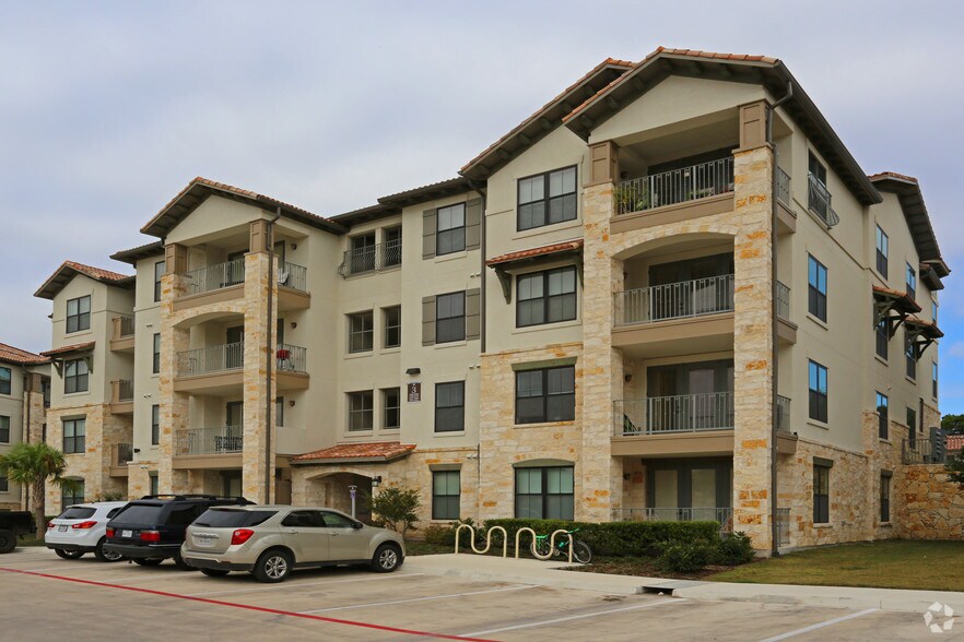 Retreat At Cross Mountain Apartments For In San Antonio Tx Live And Love Retreat