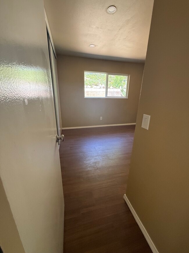 4692 Tajo Dr