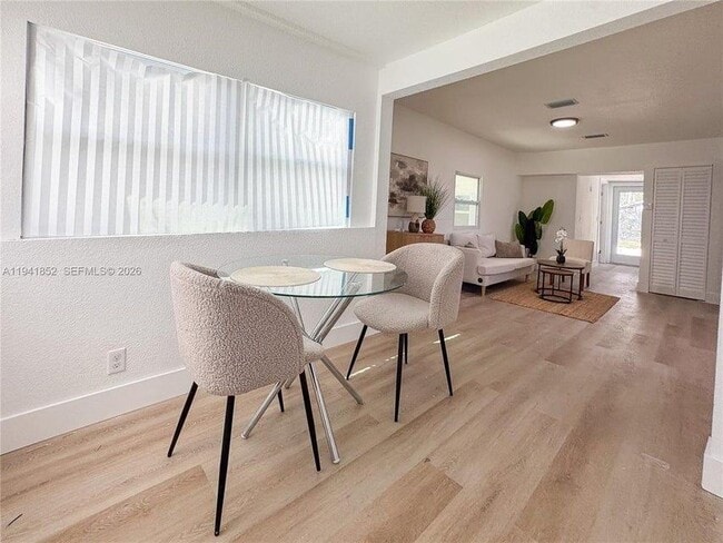 Photo - 953 NE 37th St