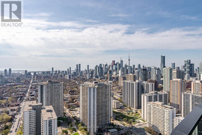 Photo - 585 Bloor St E Unit 4118