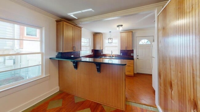 Photo - 340 N Cove Blvd