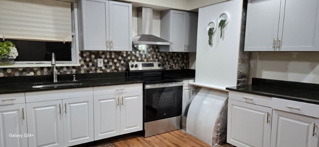 Photo - 2229 Capouse Ave