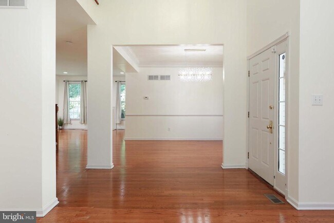 Photo - 11 Wedgewood Ct