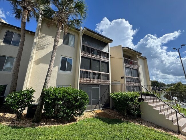 Building Photo - Altamonte Springs 1/1 Condo ~ Lakefront Community ~ Great Amenities!! Unit 208