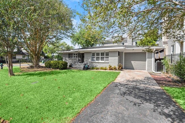 Photo - 1801 Oxford St