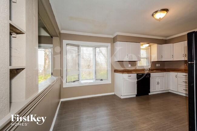 Photo - 5415 Parker Rd