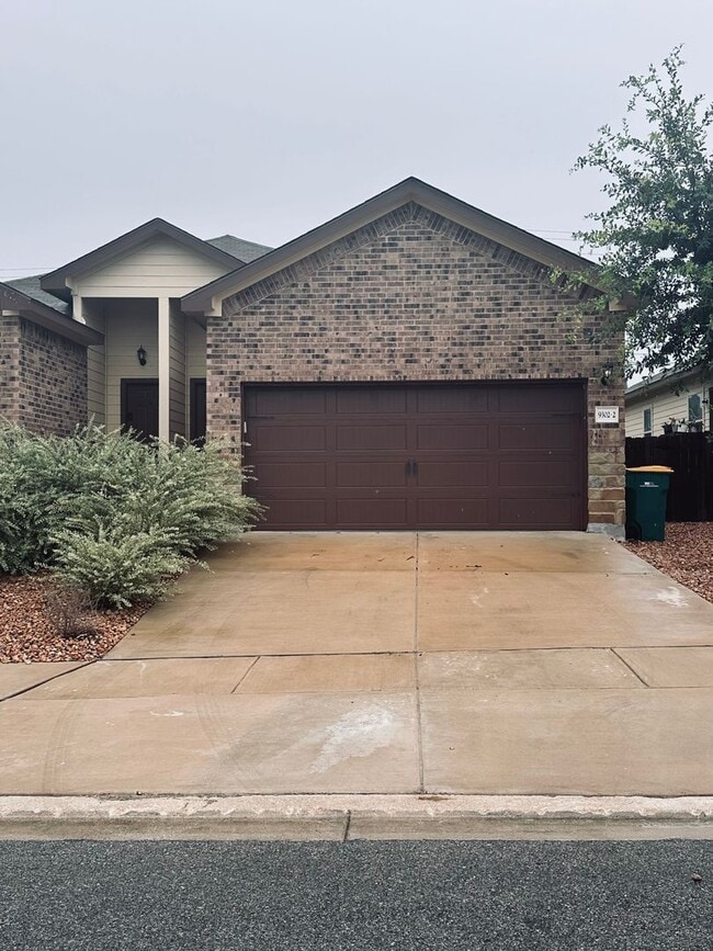 Building Photo - 9302 Canyon Bnd Unit 9302 Canyon Bend  2