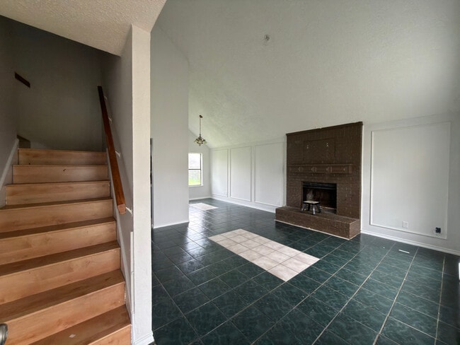 Photo - 1207 Charles Dr