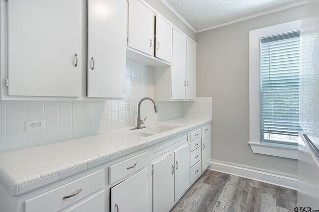 Photo - 517 S Bolton St