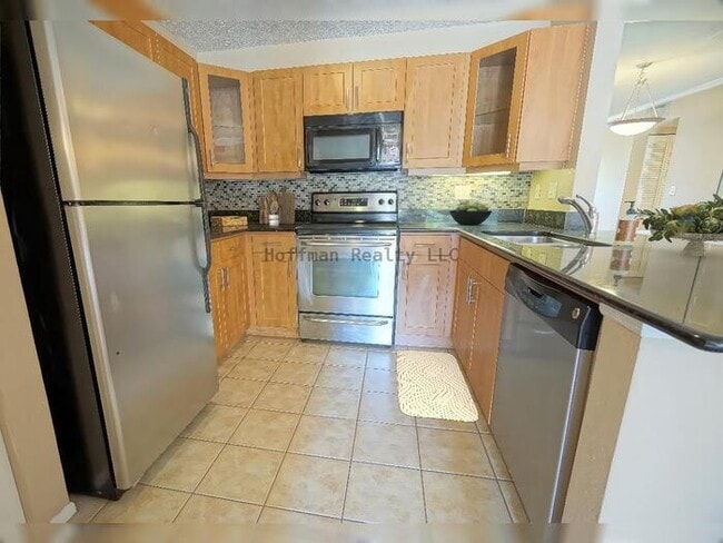 Photo - Spacious 2-Bedroom Condo with Screened Lanai in Gallery at Bayport