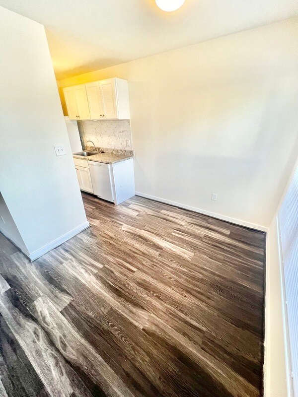 Photo - 1243 Nelson St