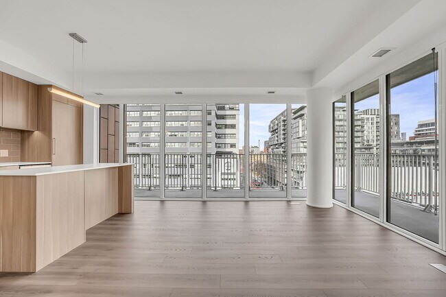 Photo - 88 Bathurst St