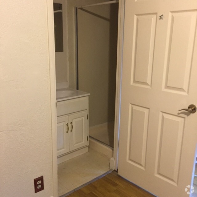 Building Photo - 6742 Whittier Ave Unit 3 Rental