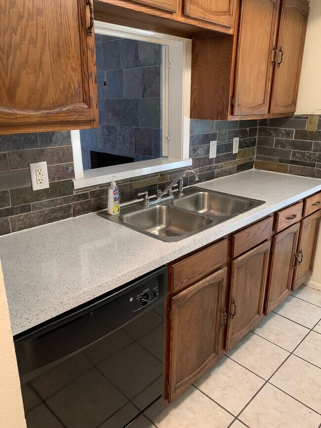 Photo - 421 San Mateo Dr