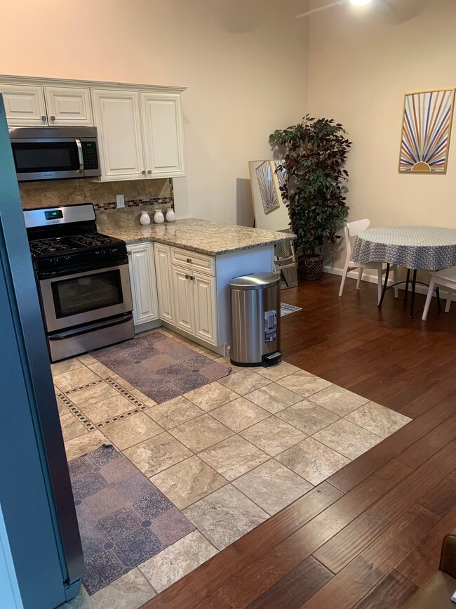 Photo - 264 Kempsey Dr Unidad 264