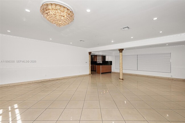 Photo - 2545 NE 207th St