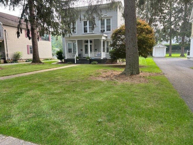 Building Photo - 54 Oxford Rd Unit Village of New Hartford Rental