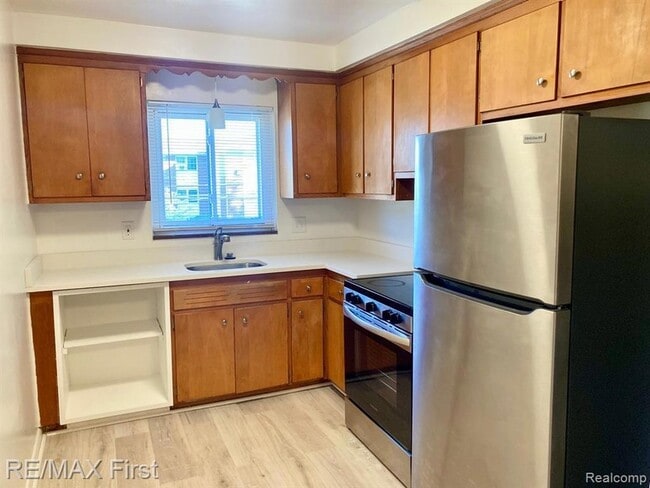 Photo - 1725 Gardenia Ave