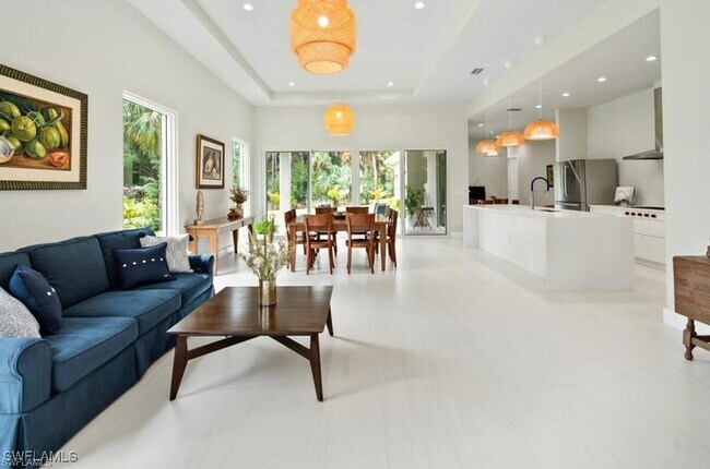 Photo - 3740 3rd Ave SW