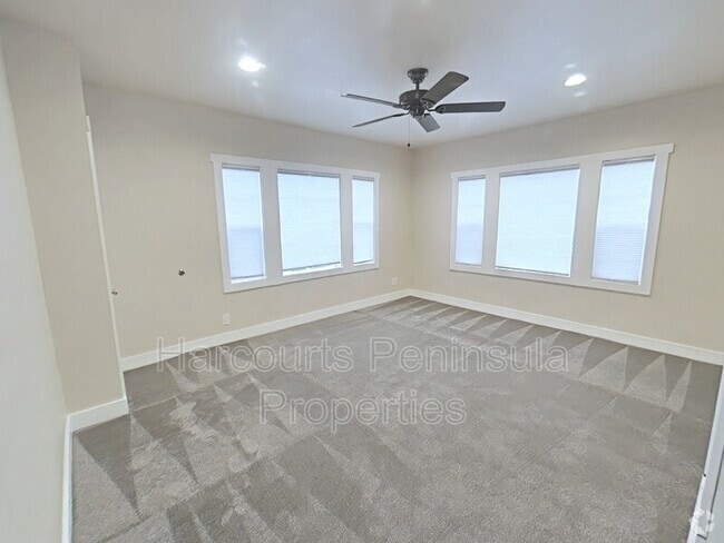 Building Photo - 2305 6th St Unit #B Rental