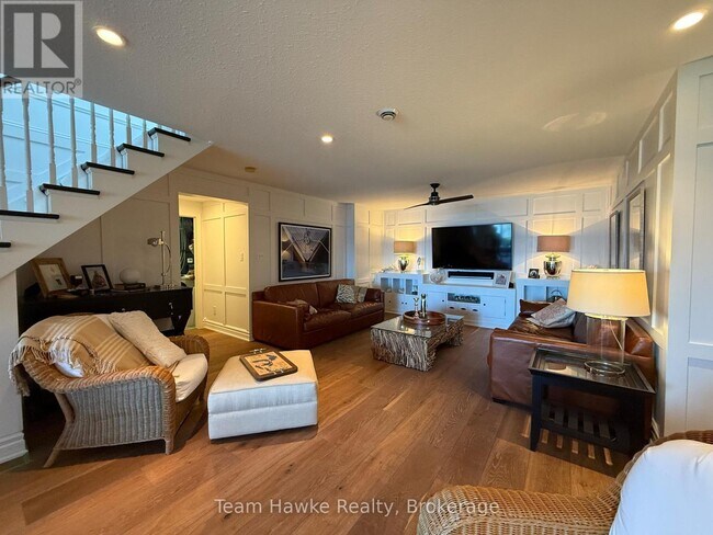 Photo - 192 Gilwood Park Dr