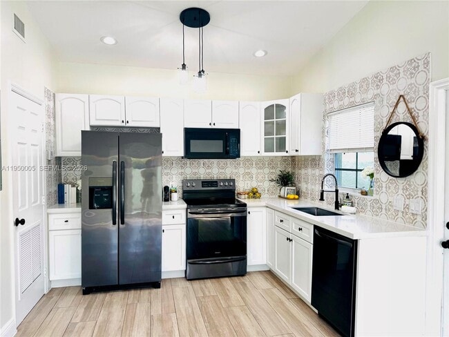 Building Photo - 1012 NE 17th Ct Unit 3