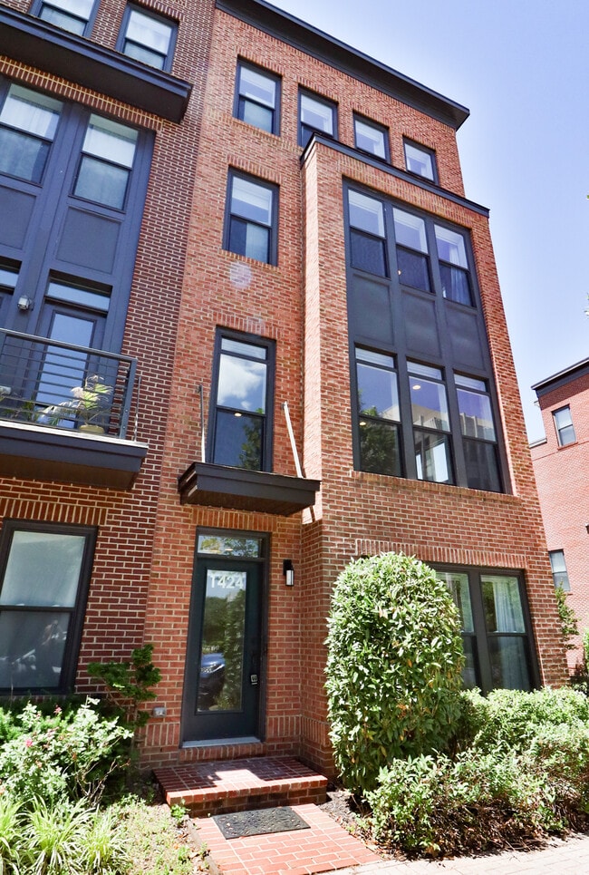 Building Photo - 1424 Piccard Dr