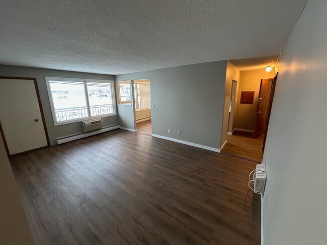 Photo - 443-443 Lorne St N Unit 12