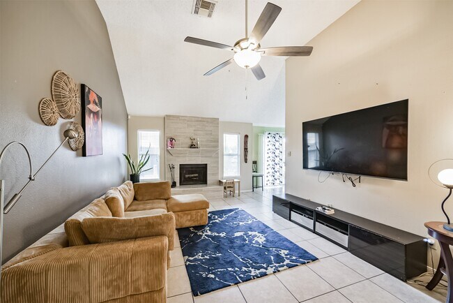 Photo - 15519 Montesa Dr