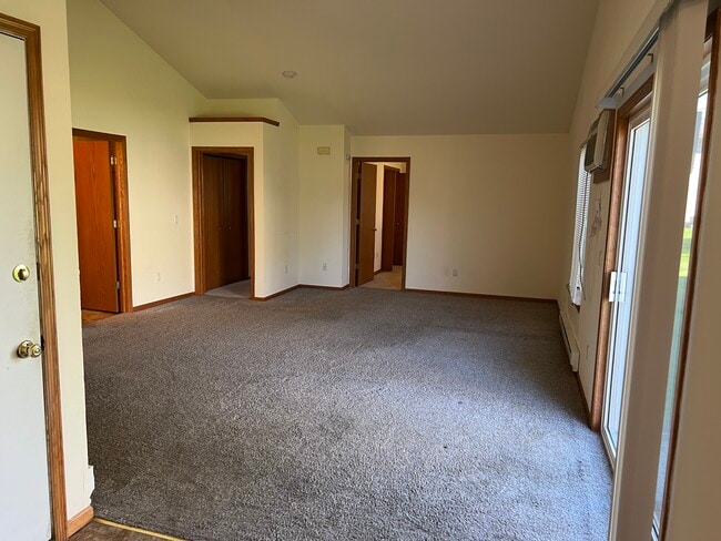 Photo - 1105 Heritage Ct