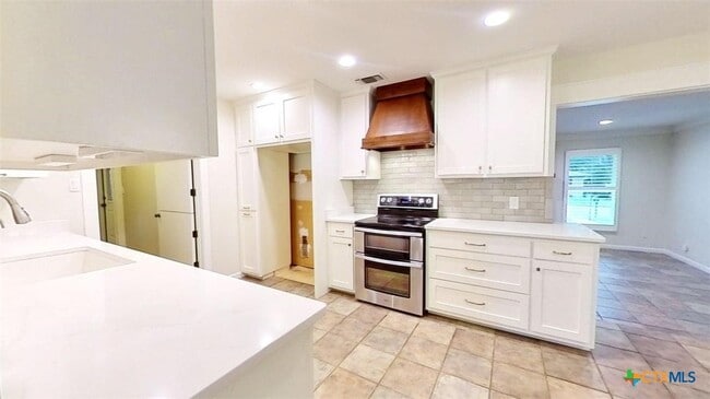 Photo - 805 Timber Dr