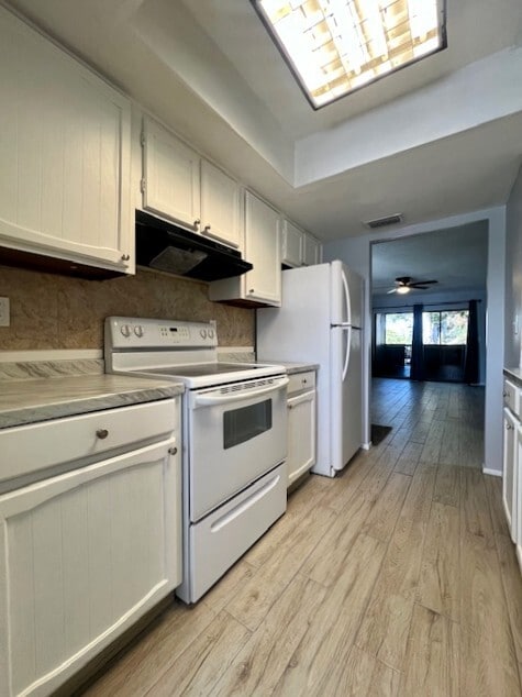 Building Photo - 5855 62nd Ave N Unit Park South Condos