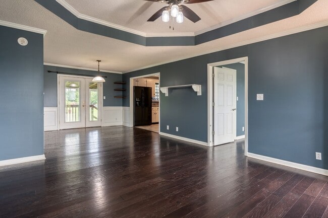 Photo - Wheelchair Accessible and No Breed Restrictions!!