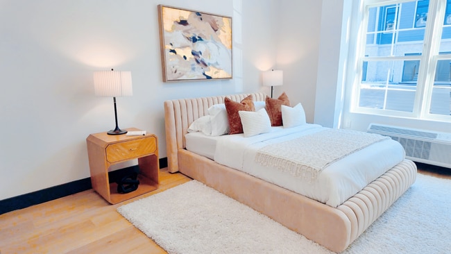 Photo - Lexington on Broadway