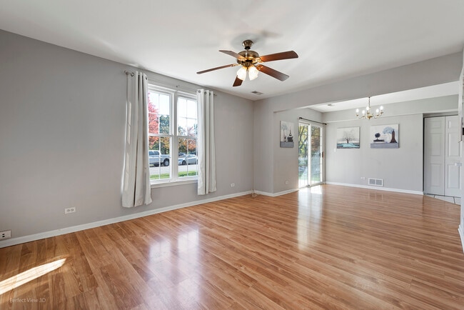 Photo - 1093 Symphony Dr