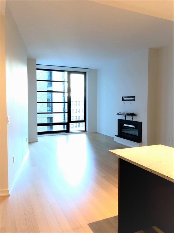Building Photo - 580 Washington St Unit 814 Rental