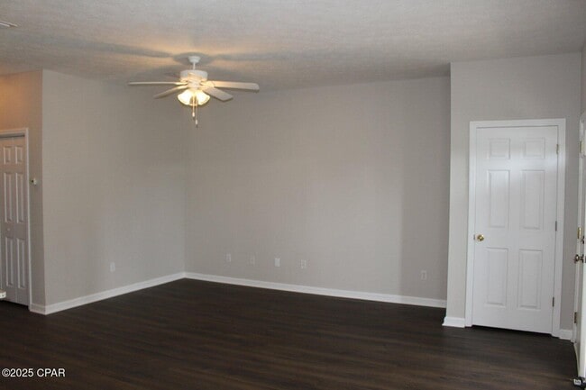 Photo - 1407 E 14th St Apartment