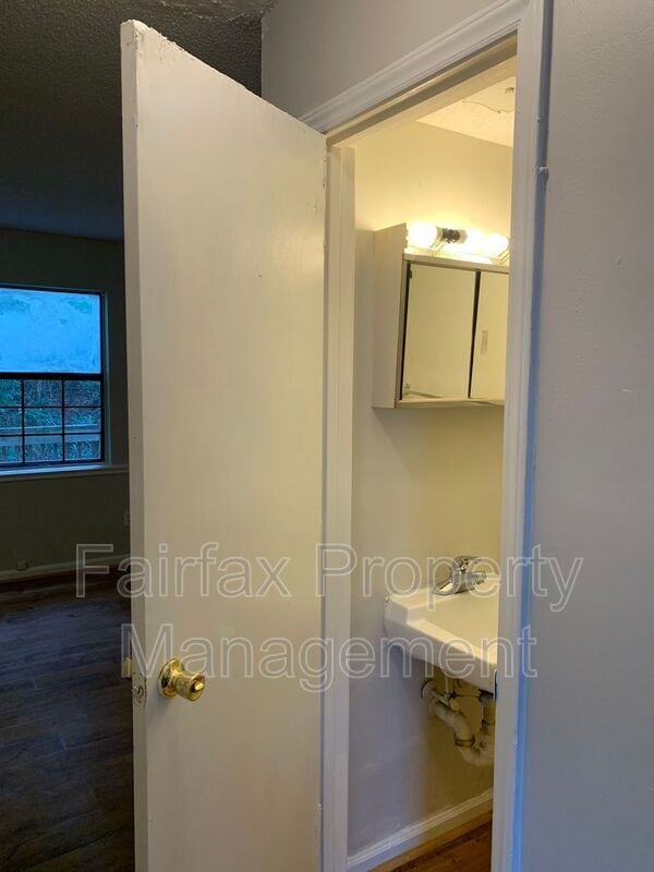 Photo - 1427 Cherrycrest Dr
