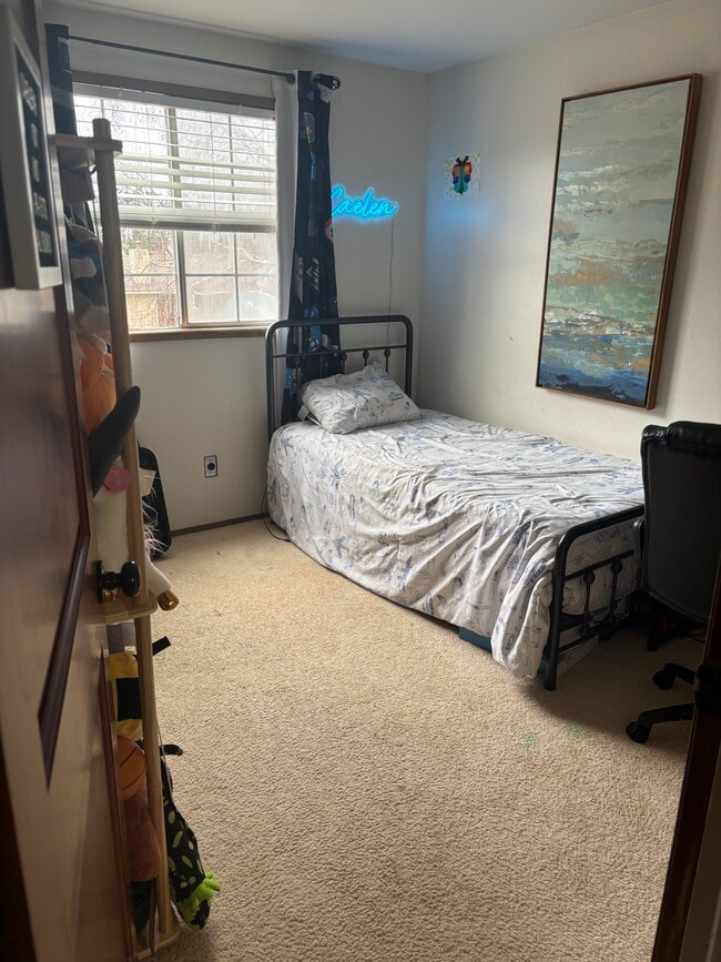 Photo - 520 NW Lateen St