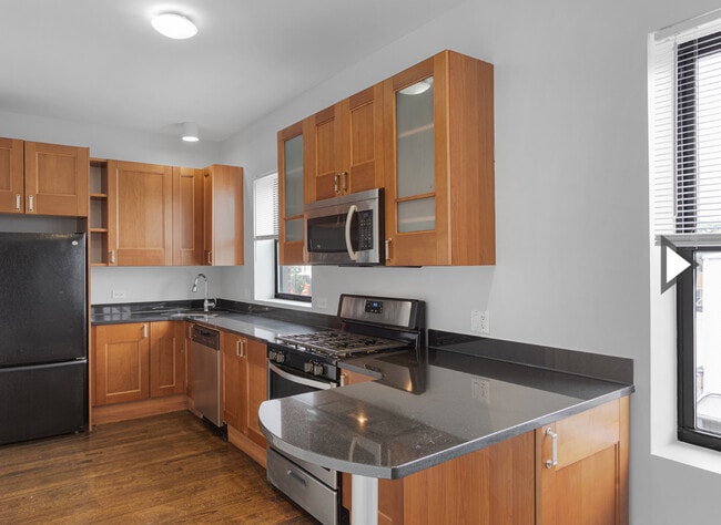 Photo - 7528 N Seeley Ave