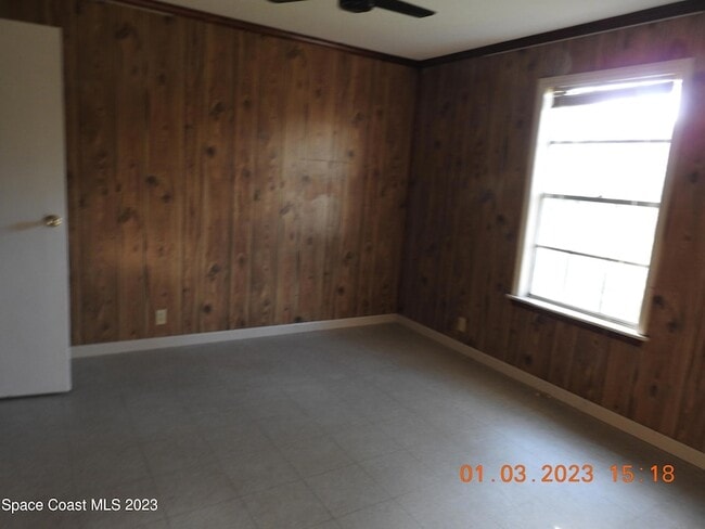 Photo - 484 Bridgeport Ave NW