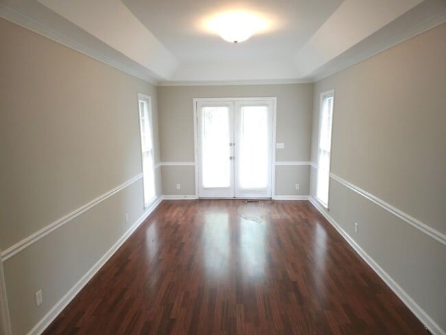 Photo - 511 Winthorne Ct