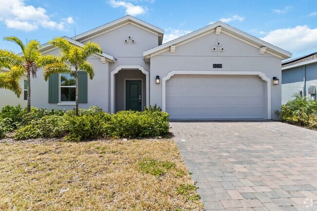 Building Photo - Beautiful 4/2 Solar Powered Energy Efficie... Rental