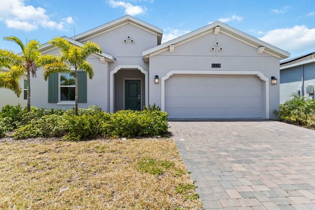 Beautiful 4/2 Solar Powered Energy Efficie... - Beautiful 4/2 Solar Powered Energy Efficie... House