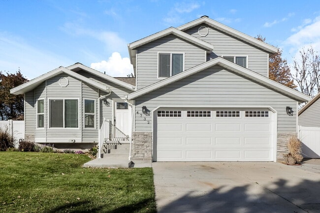 Building Photo - 4732 Helenic Ln