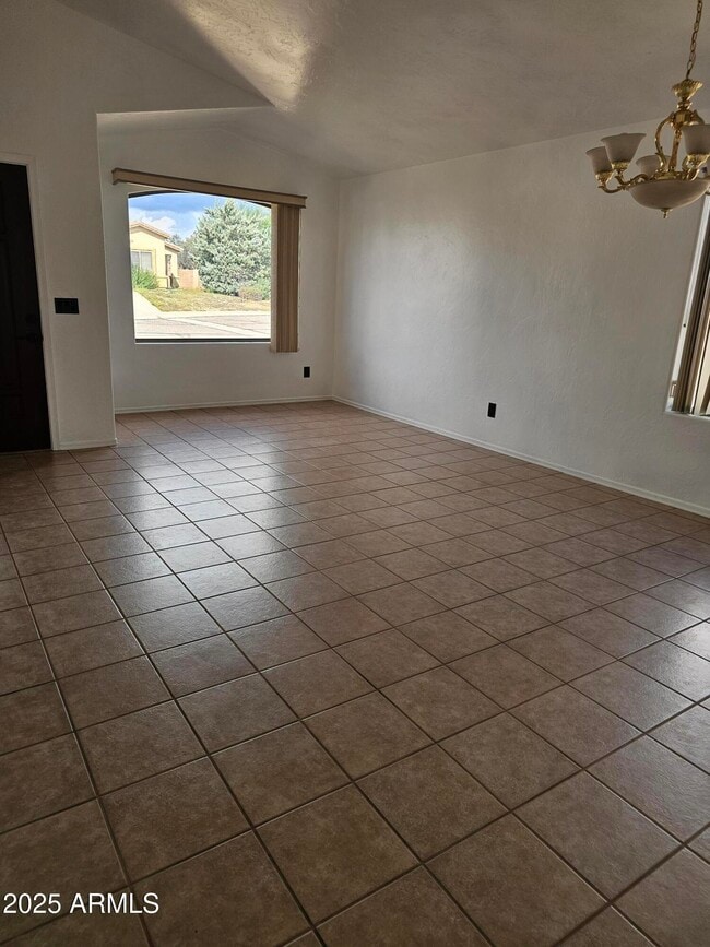 Photo - 2311 Skyview Dr