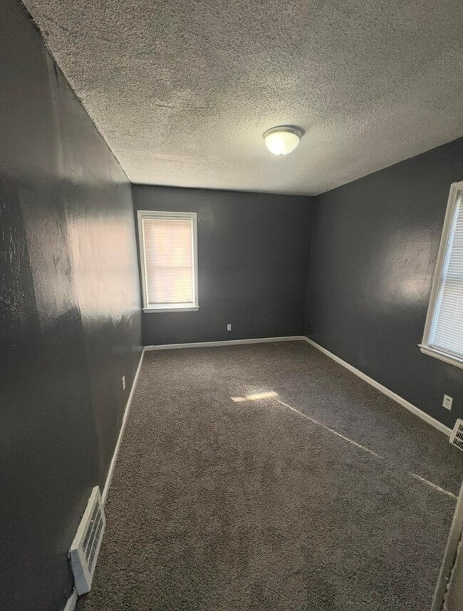 Photo - 15714 Novara St